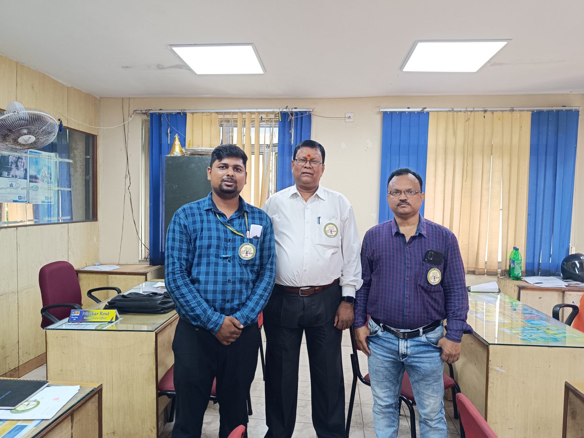 itsBiswajeet's tweet photo. Chief Guest Chairman sir Paradeep Municipality
#LIC #LICFoundationDay @LICIndiaForever #67YearsStrong #SecuringFutures #ParadipBranch
@paradipport @PdpMnc_2002 @CollectorJspur https://t.co/kSDFJrsaMG