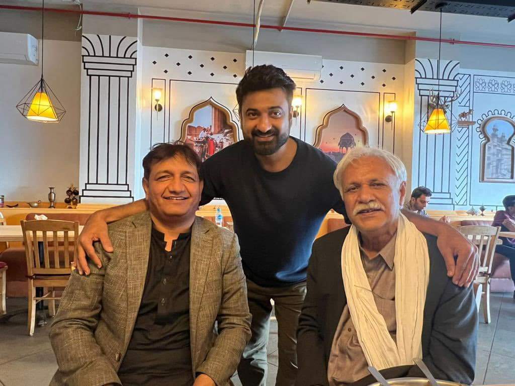 PPPCulturalWing's tweet photo. Murshid @DrAshuLal with Friend Partab Shivani  and Saif Samejo . 
#PPPCulturalWing https://t.co/hVZt5Nudfk