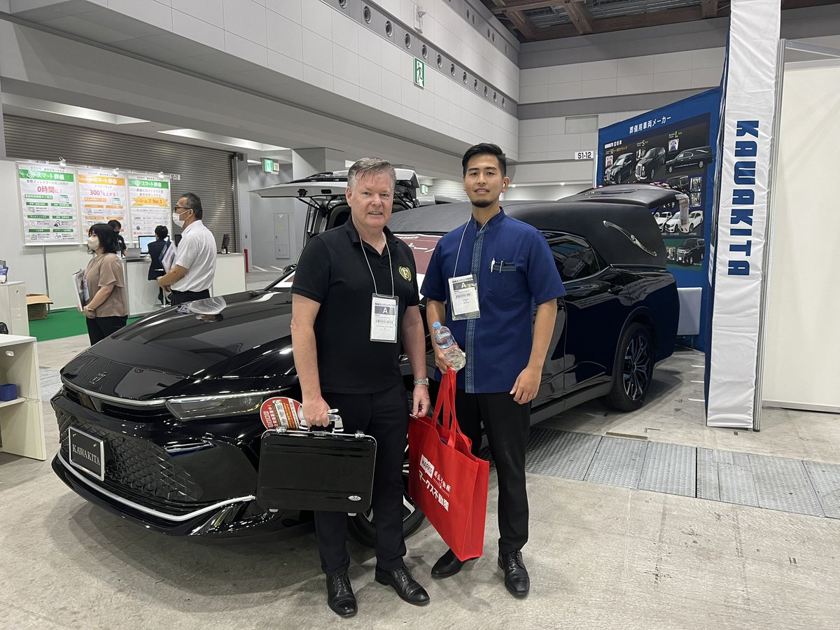 RobHoey1's tweet photo. We made it to the final day of the Tokyo Funeral Exhibition. 東京エンディング産業の最後の日です。
#funeraldirector #embalmer #repatriationassistance #travelinsurance #葬祭 #エンバーミング #エンバーマー #エンディング産業 #japanfuneral #tokyoexpat #外国人 https://t.co/cQQ6bsVzfw