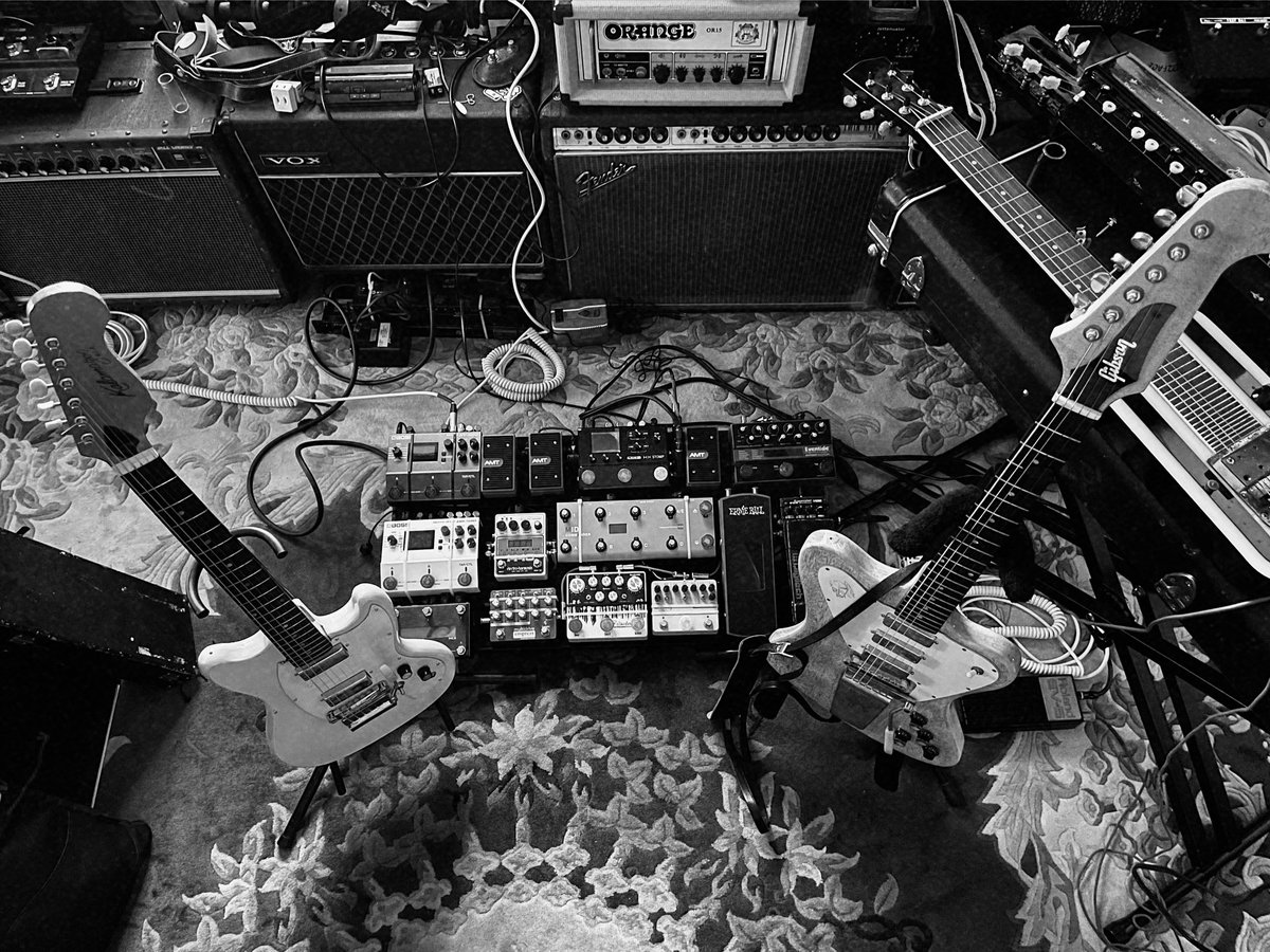 24時からLADBREAKSがディープでダークなアンビエントを鳴らします。足元のスターシップと抱えた火の鳥で寝転がった床から宇宙までお連れします。今晩、POLARIS tokyoから。なんてぴったりな名前だ！

peatix.com/event/3677120/