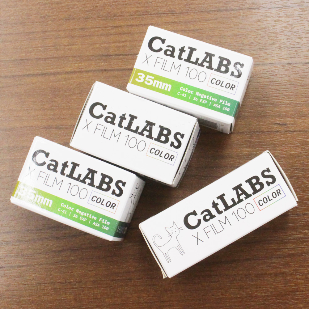 champcamera's tweet photo. X FILM 100 Color by #青葉台 店

かわいらしい猫のパッケージが特徴の #CatLABS 発の #カラーネガ「X FILM 100 Color」
優れたシャープネス、柔らかな色調が特徴です。35mm・120各種にて販売中です。

#XFILM100Color #フィルム #横浜青葉台 #田園都市線
https://t.co/Y9CVV1UTzx https://t.co/jDHj6dyOR8