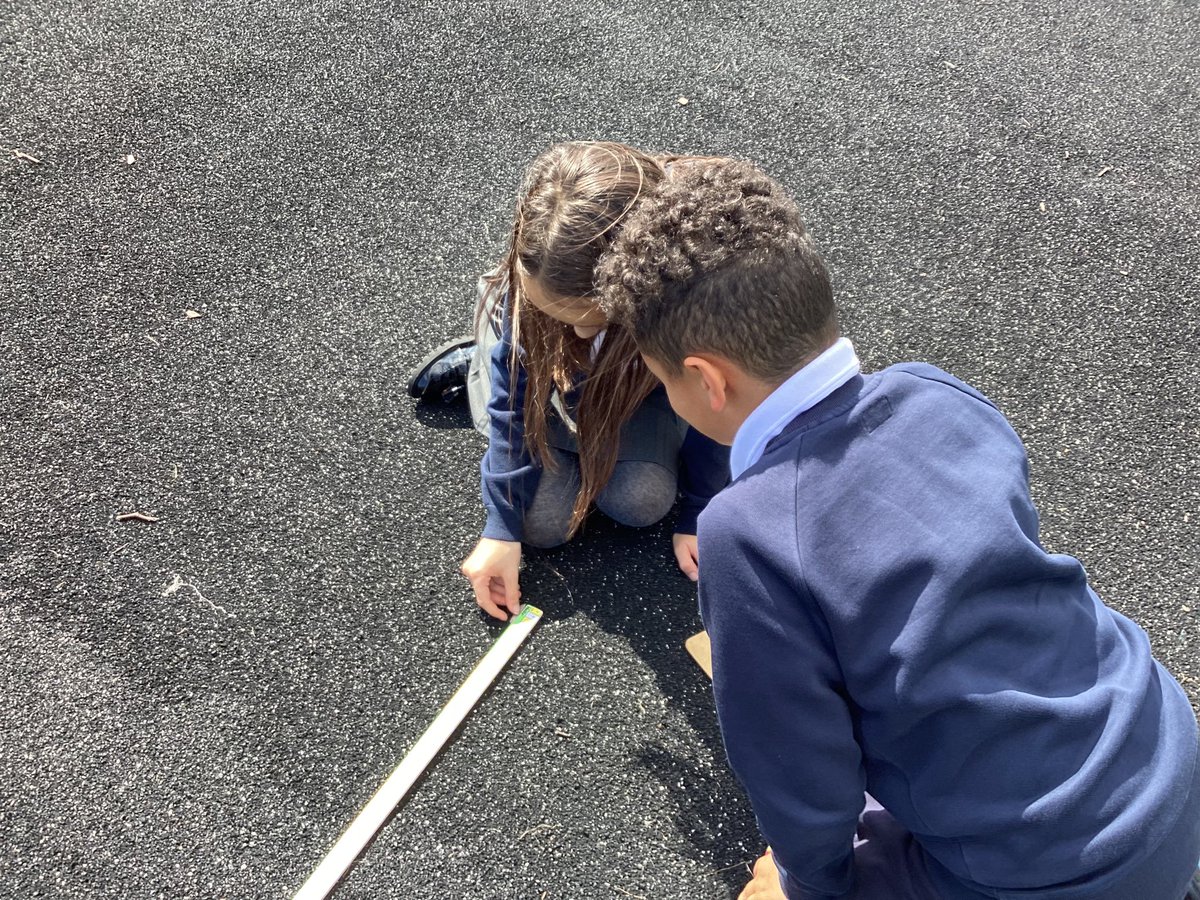 carmondean_ps's tweet photo. P6 have been busy learning about measure in maths the last few weeks. We went outside to estimate the length of different objects before checking to see how accurate we were. We have also been learning about equivalent measurements and how to convert between metric units!📏 https://t.co/pBtWYTRiQP