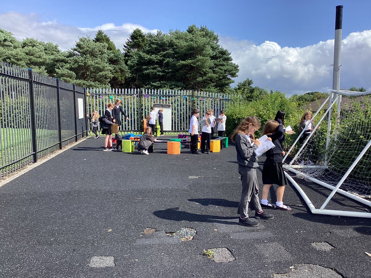 carmondean_ps's tweet photo. P6 have been busy learning about measure in maths the last few weeks. We went outside to estimate the length of different objects before checking to see how accurate we were. We have also been learning about equivalent measurements and how to convert between metric units!📏 https://t.co/pBtWYTRiQP