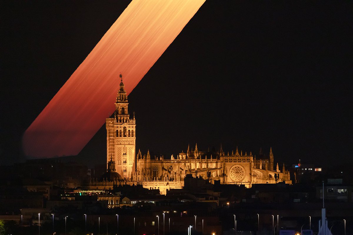 Superluna y la Giralda, Sevilla mágica