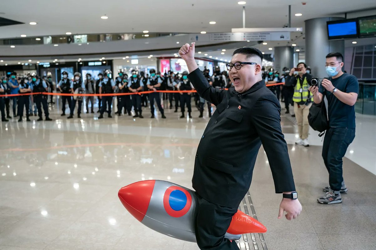 jacobsjapan's tweet photo. Increasingly desperate Putin reaching out to North Korea for artillery shells: https://t.co/Z19ImMhdYT Kim Jong Un negotiating "significant quantities and multiple types" of weapons to be used in Vlad's Ukrainian invasion, particularly artillery shells. #Russia #Ukraine https://t.co/TyNKkaOBl5