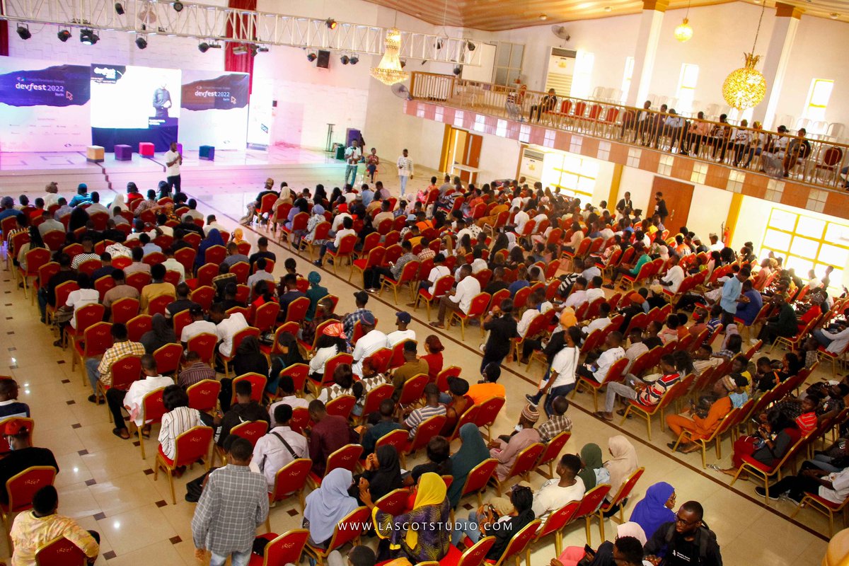 gdgIlorin's tweet image. #Devfest throwback pictures?

Let’s go🗑️