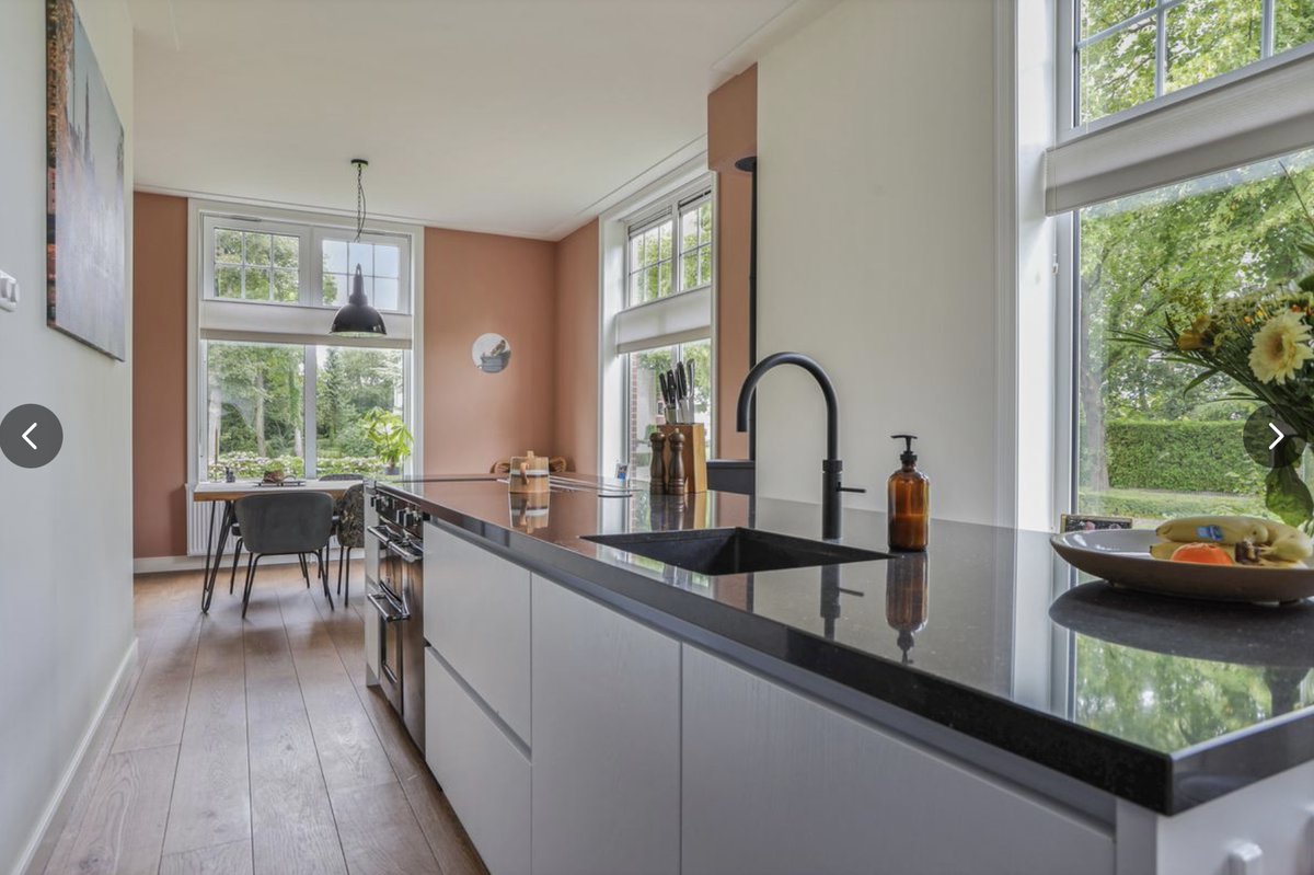 fundakrimp's tweet photo. Wát een woning! 😍 Majestueus  en  betaalbaar wonen in #Appingedam Misschien iets voor één van de gezinnen uit #eenhuisvol?  
https://t.co/x3qVKqRqM3

#villa #voorhetzelfdegeld #fundaparel #fundafun #gelukkigbenjeinGroningen https://t.co/6alkY6qjEH