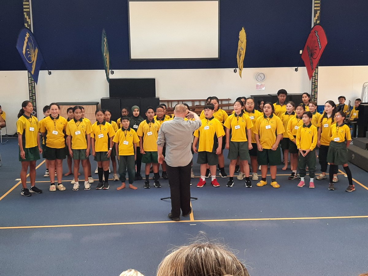 PuhinuiS's tweet photo. This afternoon we finished the week with a wonderful performance from our school choir and bands!

We are so lucky to have such talented tamariki here at @PuhinuiS 

Next week: SCIENCE WEEK!

#PuhinuiProud https://t.co/WD2d621gBp