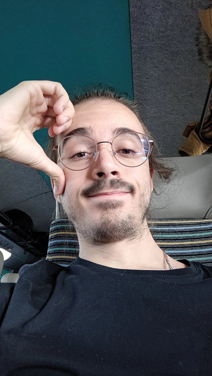 TheGuill84's tweet photo. Ça y est, le jour du départ pour l'event qui me tient le plus à cœur est arrivé.

Le stress monte légèrement 🤏 mais je suis fier de tout ce qu'on a prévu pour ce weekend, on va vraiment se régaler (tout ce que je peux vous dire : les joueurs ne sont pas prêts pour ce qu'on leur a préparé 🫣)

et oui, j'ai dormi l'équivalent d'une petite sieste, je suis au top de ma forme 🥲