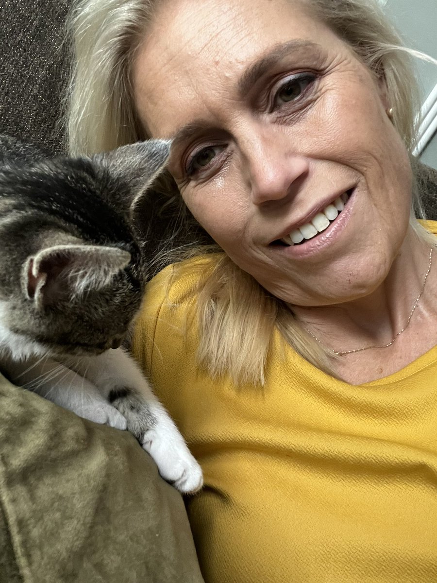 Samen uitzieken op de bank #spinningtherapy