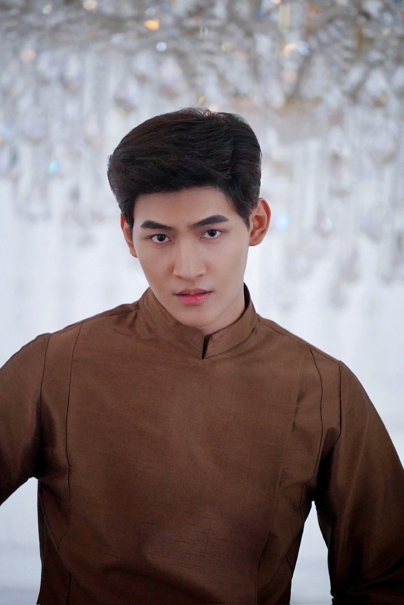 เจ้าอินเชวง มาแล้วจ้าาาา #ohmthitiwat #โอห์มฐิติวัฒน์ #โอห์มไง หล่อขาดบาดใจในชุดไทยย้อนยุคเข้าฉากละครฟอร์มใหญ่ #วิญญาณแพศยา เดินหน้าถ่ายทำเต็มที่ เตรียมได้ชมกันเร็วๆนี้แน่นอน #ช่อง8กดเลข27