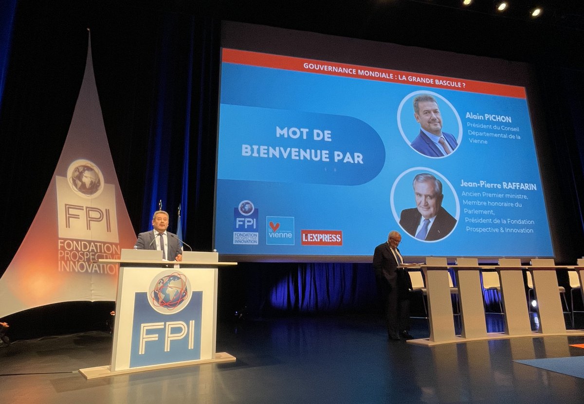 .<a href="/AlainPichon86/">Alain Pichon</a> ouvre le Forum de #géopolitique du #Futuroscope organisé par la Fondation Prospective et Innovation présidée par <a href="/jpraffarin/">Jean-Pierre Raffarin</a> , sur le thème « Gouvernance mondiale : la grande bascule ? »