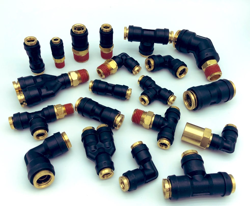 DOT Brass fittings and composite DOT fittings, for truck and trailer air brake, inch tube and metric is available.
china-pace.com
#pacepneumatics #dotfittings #airbrakefittings #brassfittings #airbrakehose