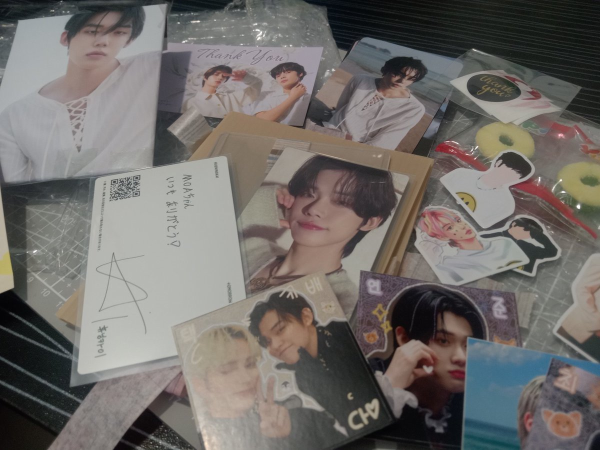_jkook0113's tweet photo. received my pc in good condition!a very well package and seller gave many many freebies.i love them so much🥺💗desperately want to deal again with seller!🥰thank you #fiyofeedbacks https://t.co/PYLCfF281N