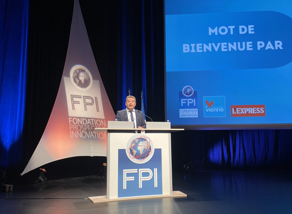 « Dans un monde en perpétuelle évolution, la décision publique est de plus en plus difficile à prendre. Nous ne pouvons marcher seuls : communes, départements, régions, pays, continents…. Nous devons dialoguer, évoluer ensemble. »
<a href="/AlainPichon86/">Alain Pichon</a>