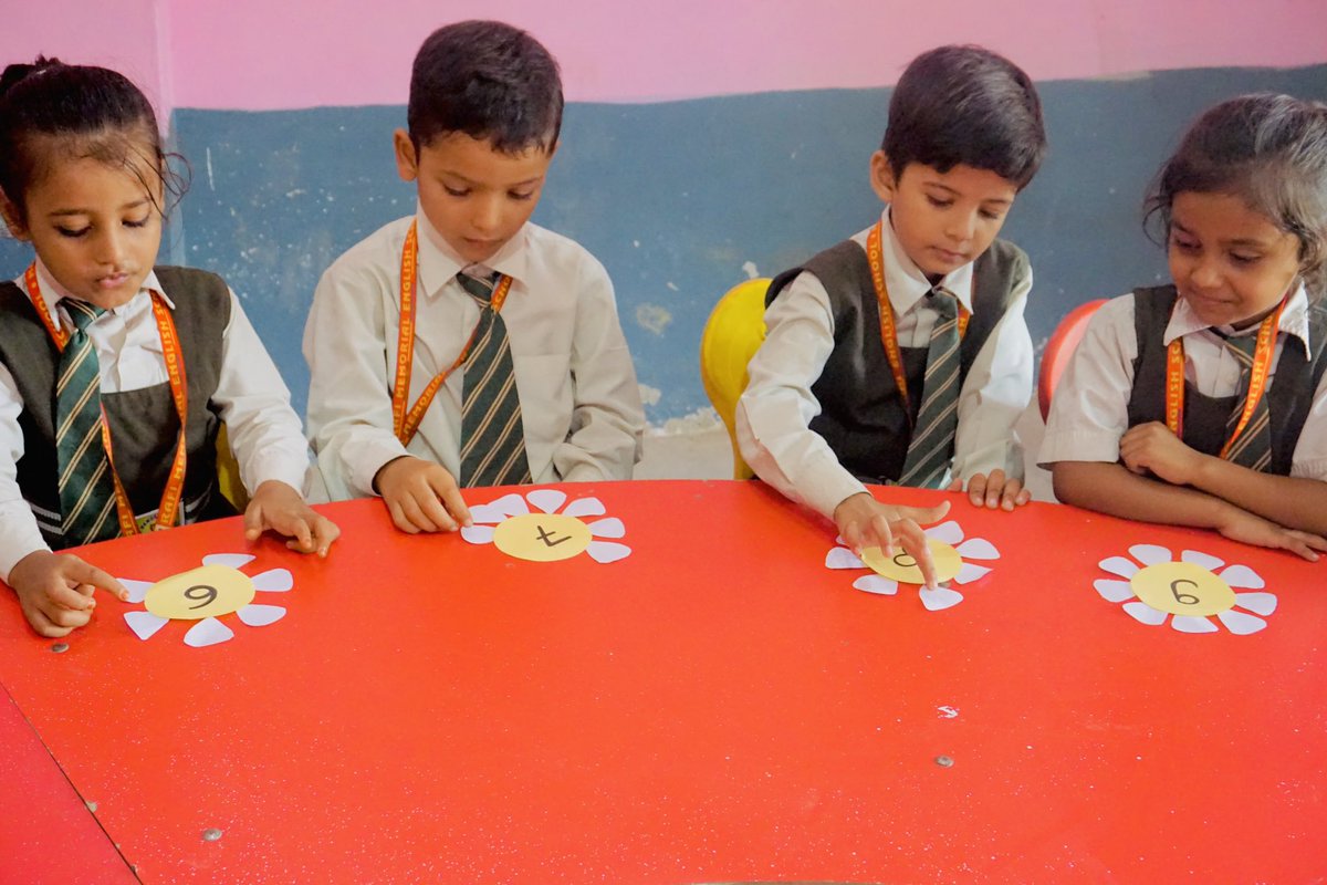 RafiMGOS's tweet photo. KIDS LEARNING COUNTING IN A FUN &amp; PRICTICAL WAY.. https://t.co/kMrMOAasN3