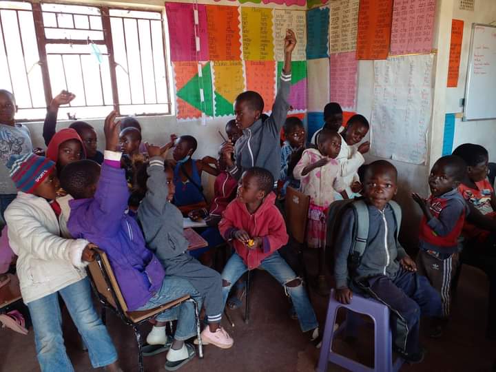 Happy New Month from ALL of us at Mukana Wedu Foundation. Our hope for our future is our children. Vana vedu, remangwana redu.
#EducateEquipEmpower