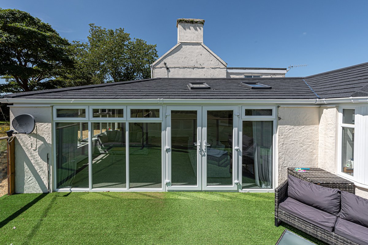 Guardian_W_Roof's tweet photo. Ever struggled with high energy costs for your conservatory? The Gleave family in Wales did, too. But after installing a Guardian Warm Roof, they noticed an 'amazing difference straight away’.
Learn more about their story here: https://t.co/gDti8OkZ3o
#EnergyEfficientRoof https://t.co/TQHyXV7Amv