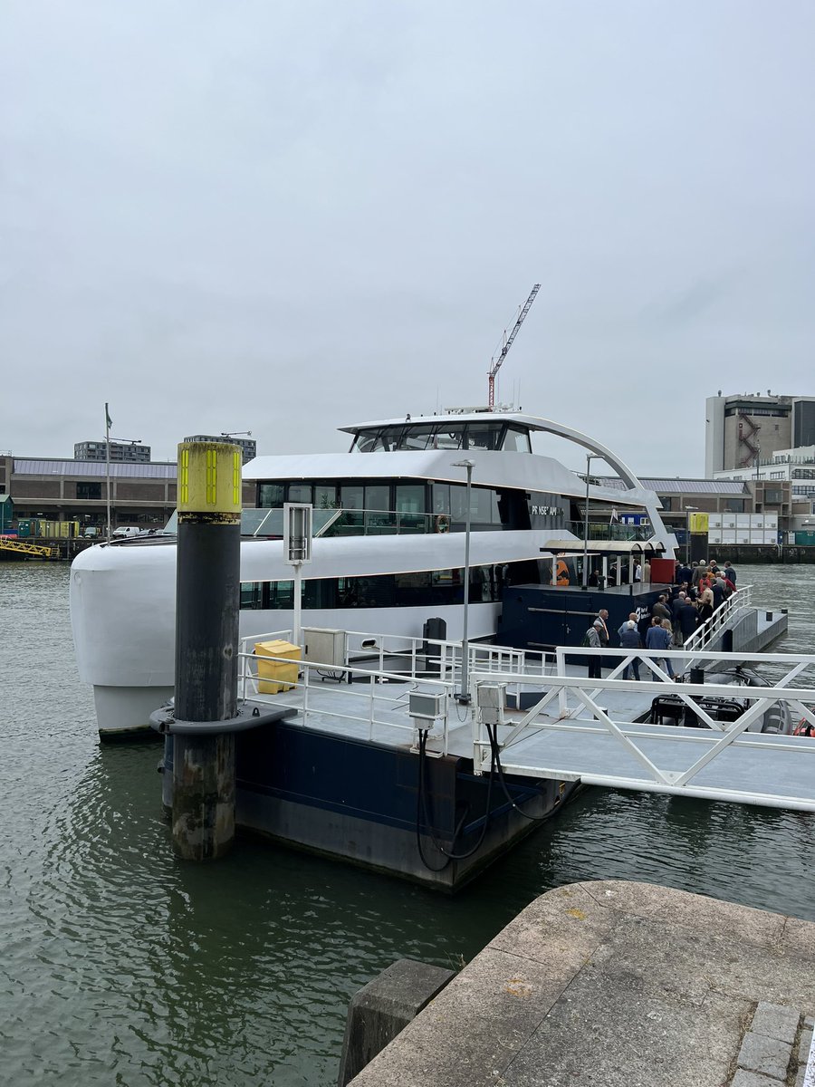 De Vereniging Zuid-Hollandse Gemeenten bestaat 100 jaar. 

Met talloze raadsleden, wethouders en burgemeesters vieren we dat met toespraken en het bijwonen van de Havendagen Rotterdam op ms prinses Amalia van de Spido #gefeliciteerd