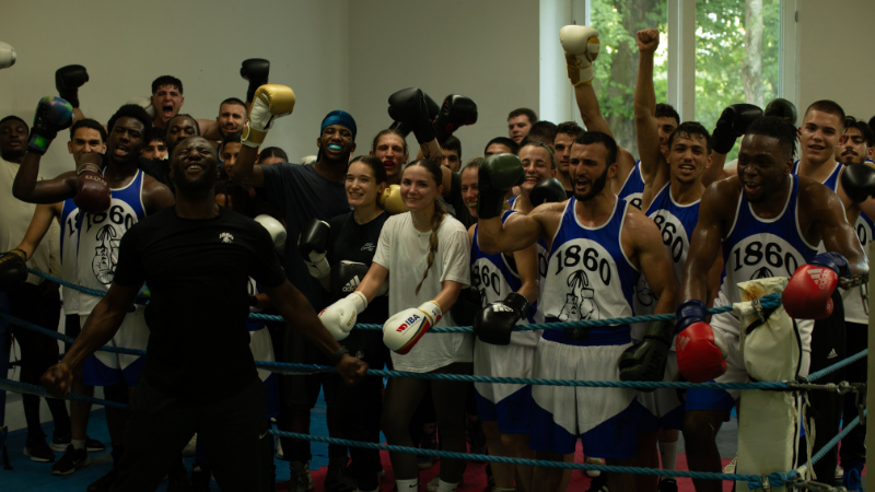 TSV1860eV's tweet image. 1860-Boxen Partnerschaft mit Ghana wird olympisch! 

Der gegenseitige Besuch der Boxer/innen vom TSV 1860 aus #München und #Ghana trägt Früchte &amp;amp; führt zur einer internationalen olympischen Kooperation! 🇬🇭🇩🇪🦁 

Mehr▶️tsv1860.org/1860-boxen-par… #boxen #sechzig #tsv1860 #lionhearted