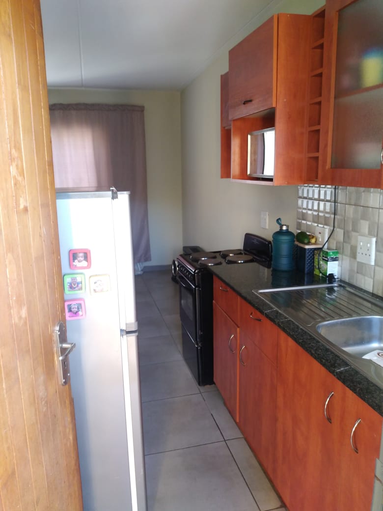 Sithebe_Realty's tweet photo. Location:
Jabulani Manor (Apartment)

Price:
R470K

Web link:
https://t.co/cVnIPGQJz8 https://t.co/OlE68BtL0V
