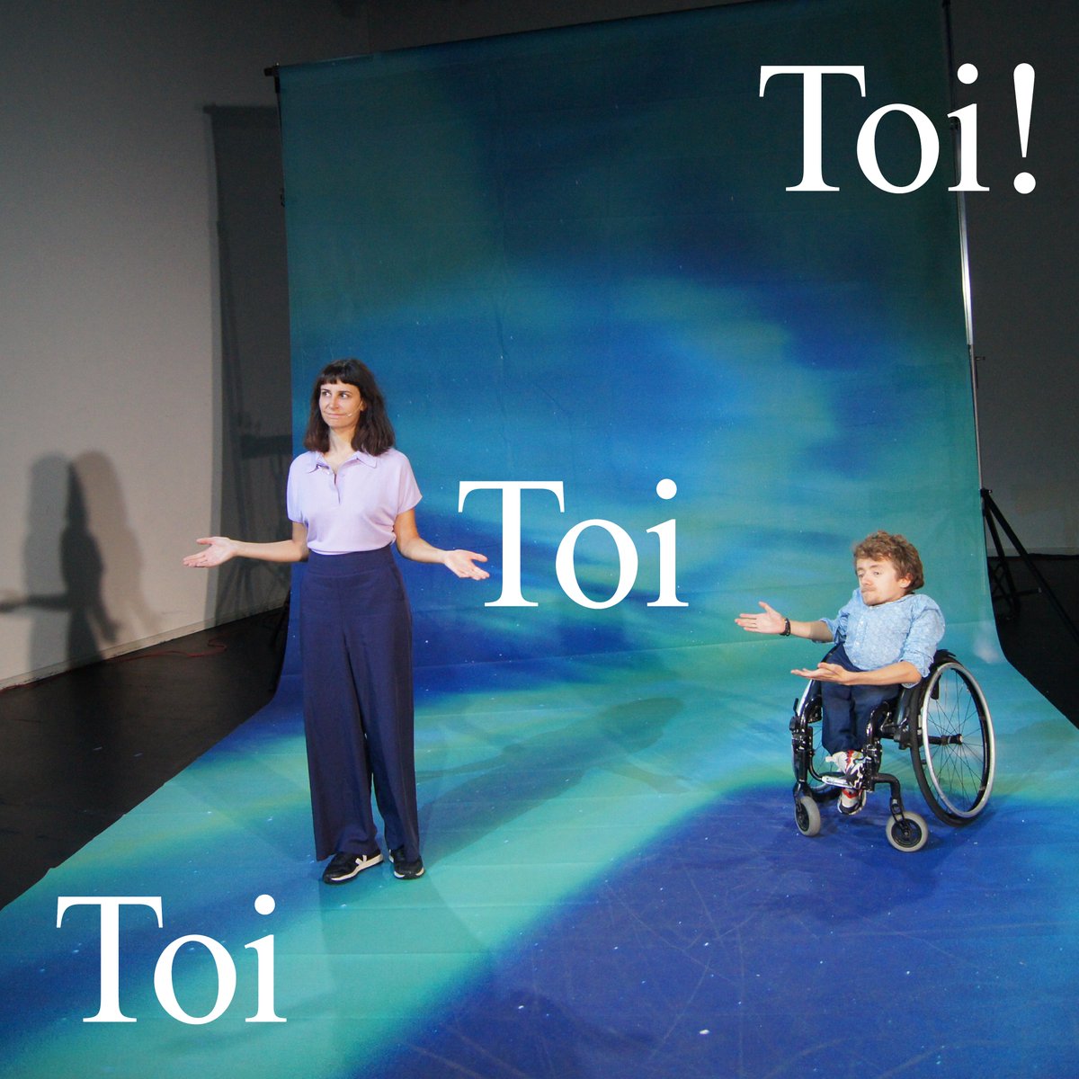 Für die heutige Premiere in Weimar wünschen wir allen Beteiligten der Produktion DIE VIELEN STIMMEN MEINES BRUDERS ein herzliches Toi Toi Toi! 🎉

Mehr Infos unter: kunstfest-weimar.de/festival/progr…

#Premiere #SchauspielhausWien #KunstfestWeimar