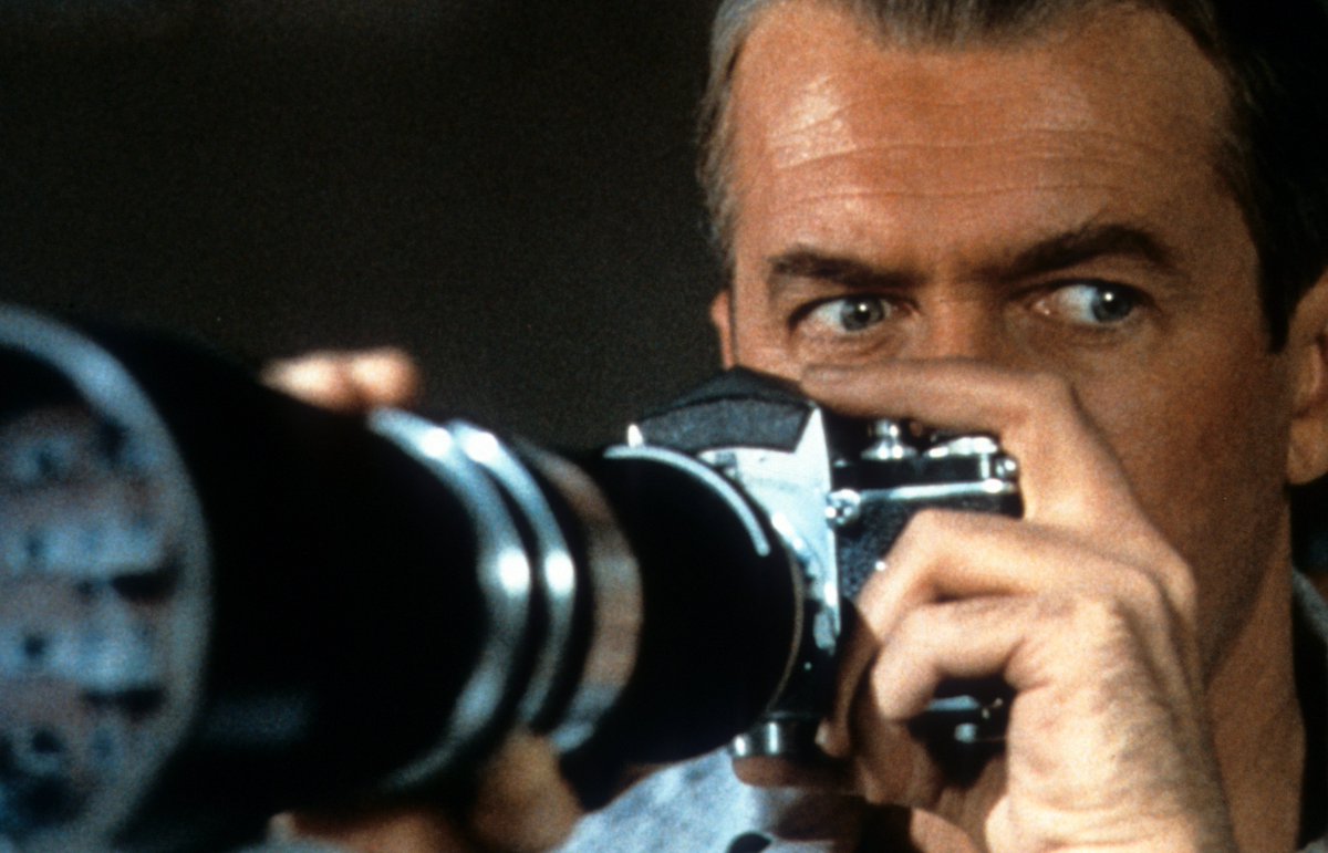Freelineorlando's tweet image. Sept. 1 1954 was the premiere of Rear Window.
One of Hitchcock&apos;s best, this sly Peeping Tom thriller has a great set design for voyeurism, and knockout roles for Jimmy Stewart, Thelma Ritter and Raymond Burr. Grace Kelly is at her most sultry. Fine message:  beware where you peep