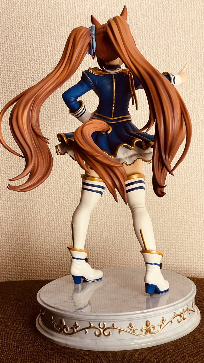 ダイワスカーレット(ウマ娘) 「デッ…かわいいーダスカカッコかわいいー 」|さよっさのイラスト