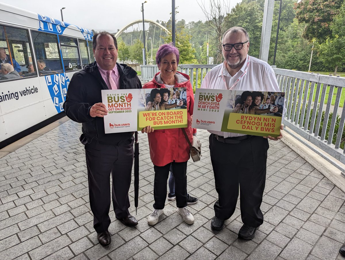 BarclayBusUsers's tweet photo. Today marks the start of #CatchTheBusMonth #MisDalYBws a campaign to encourage people to use the bus more. Thanks to @Dawn_Bowden @GeraldJonesLAB @KAJCampaigns @TrawsCymru_ for your support. Bus plays a critical role in connecting communities, and is a greener way to travel! https://t.co/JozEpadKgh