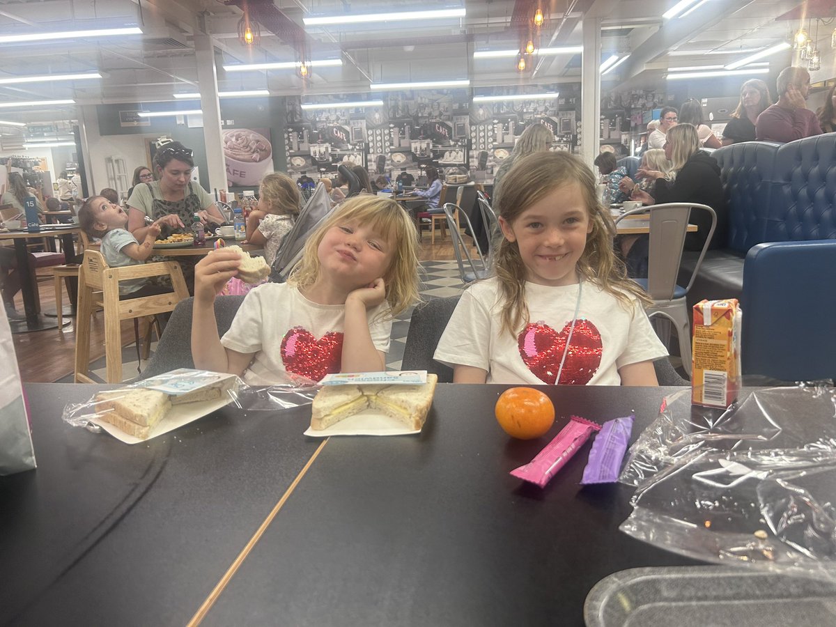 Thanks <a href="/Tesco/">Tesco</a>  #kidsEatFree #Everylittlehelps 🥪🍎🍊