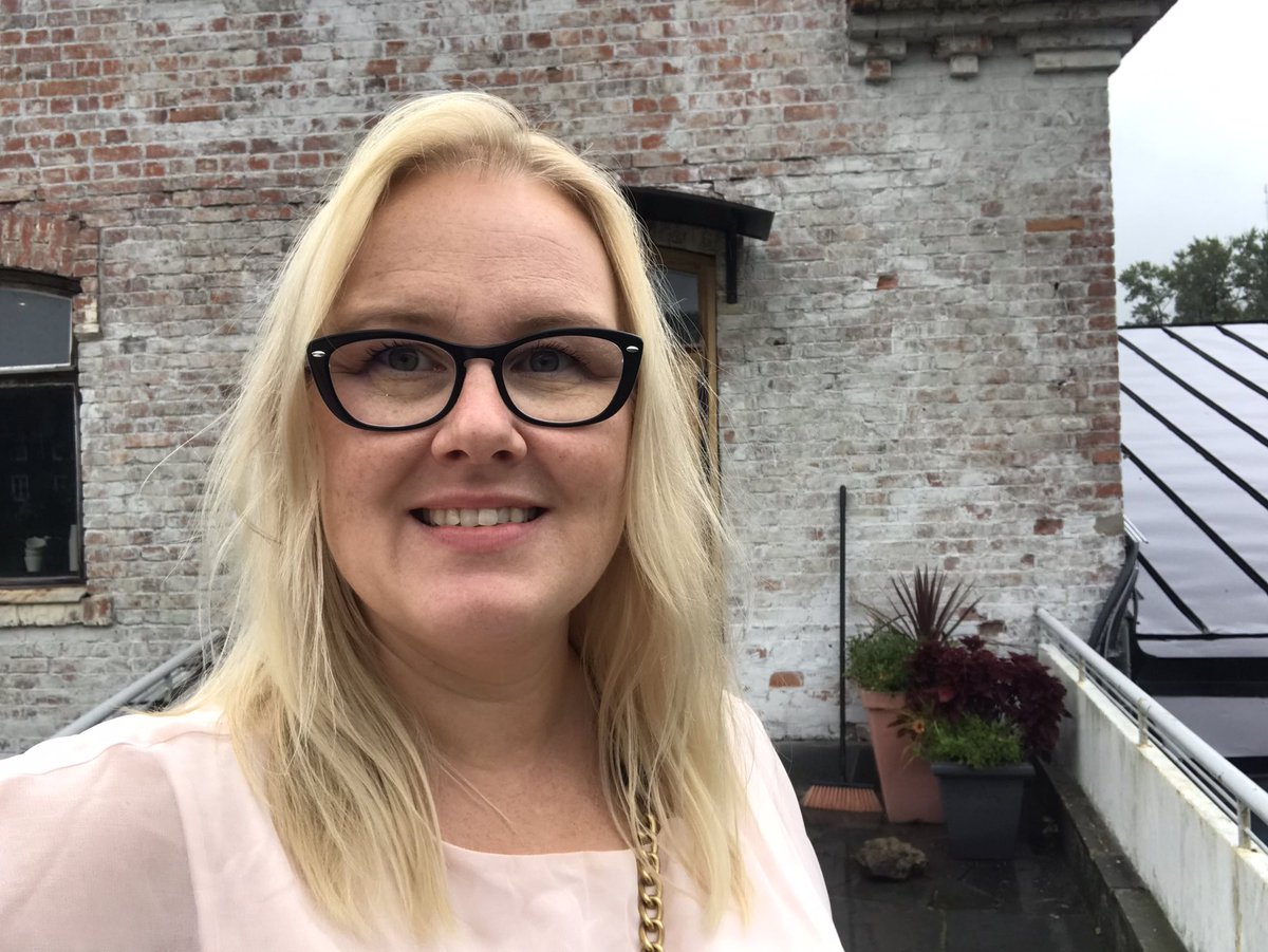 Talade på <a href="/Finnetliitto/">Finnet</a> svenska seminarium på <a href="/BillnasBruk/">Billnäsin Ruukki</a> om Lokala mobilnät - från 4G mot 6G. Roligt att få tala svenska på jobbet! Minns med värme mitt första sommarjobb inom telecom på ett tvåspråkigt Finnet-bolag, nämligen Vasa Läns Telefon som transmissionmontör.