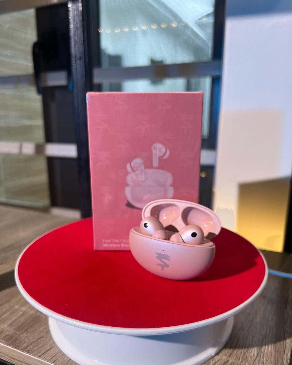 VivienNkechi's tweet photo. It's #NLNT89 ERA.
ST AIRPODS LAUNCH
#TheBigFridayShowXTacha
@Symply_Tacha Tacha
#TheBigFridayShowXTacha https://t.co/58SFotLK9I
