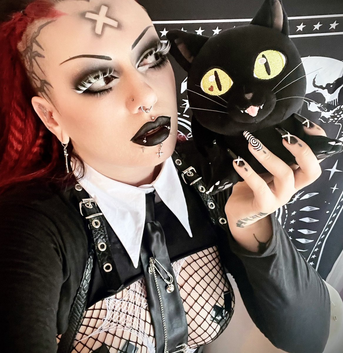 x_ToxicTears's tweet photo. Payday AND the official start of spooky season on the same day?? Seems like an EXCELLENT time to get your own Spooky Sebastian Plush, complete with removable bat wings ❤️🦇✨

https://t.co/wHv2hmrV1z https://t.co/8pZosp5LsQ