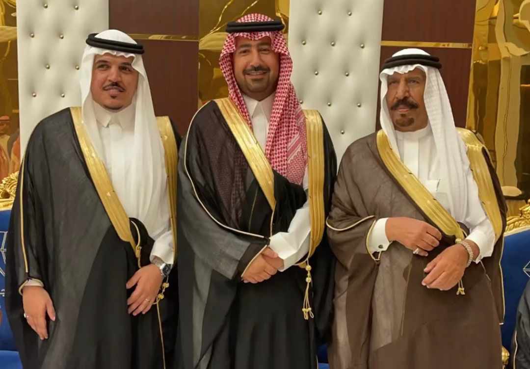 TSM16I's tweet photo. في حفل زفافي تشرفت بحضور كلاً من صاحب السمو الملكي الامير عبدالله بن سعد بن عبدالعزيز و صاحب الانجازات وراعي الشداد مالك منقية الراجحات الشيخ نايف بن عبدالمحسن الراجحي. https://t.co/hh5UFwYwA9