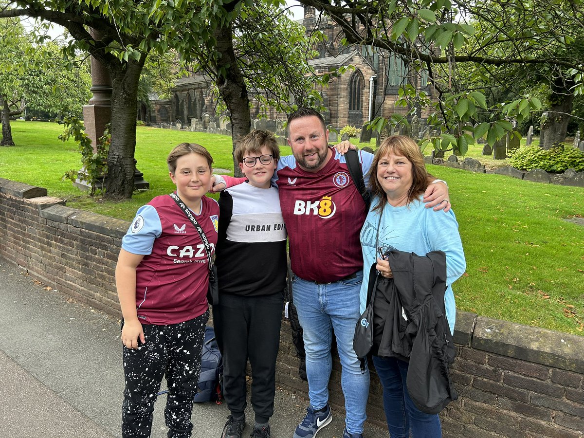 AviscSolent's tweet photo. Another wonderful night at the Villa with this amazing group of fellow Villa fans the AVISC Solent Villans, topped off under the lights with an emphatic Villa victory and now we await in anticipation for the Group draw today to see where our European Adventure @FinchamPete https://t.co/ZPibKJWqTc