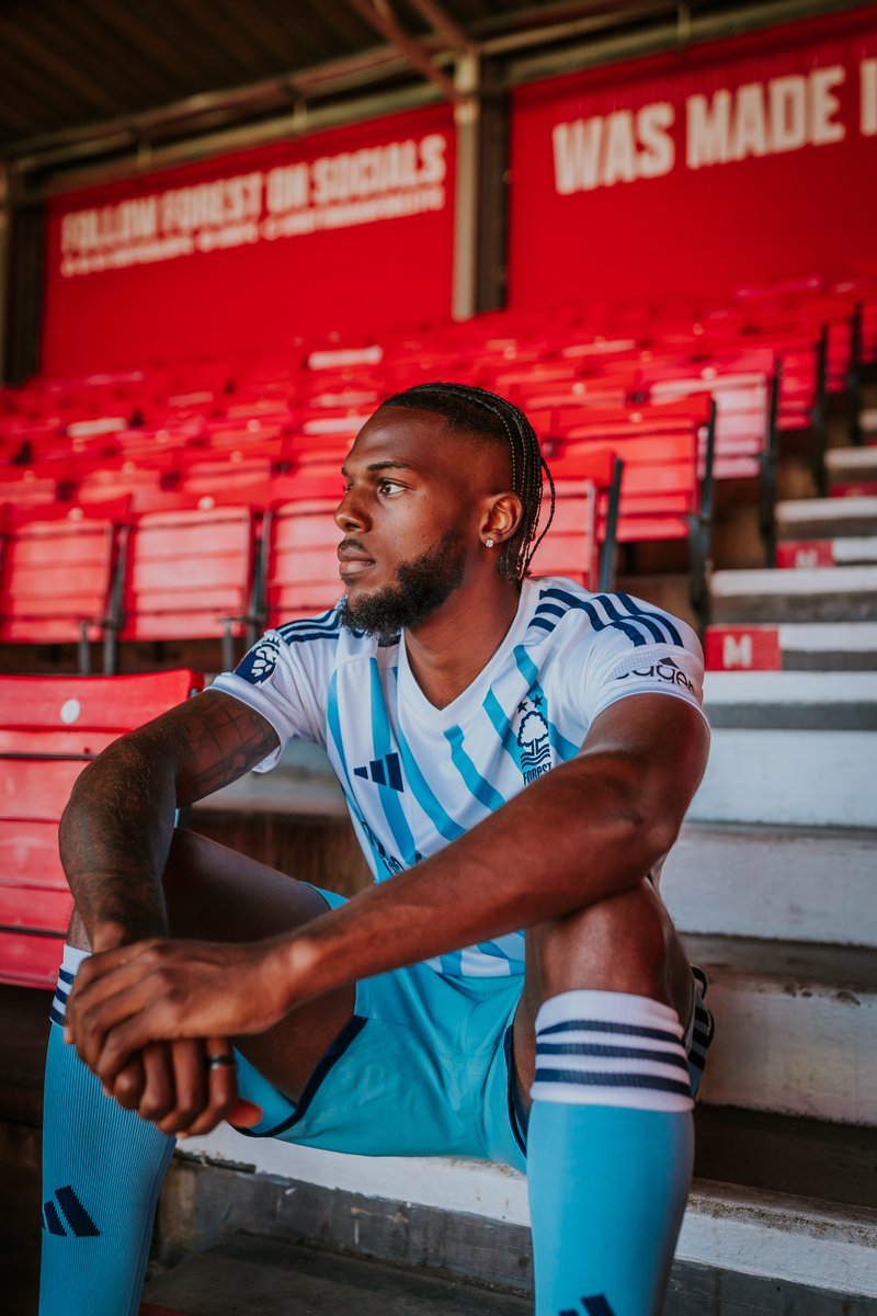 NFFC's tweet image. Welcome to Nottingham, Nuno ❤️

#NFFC | #WelcomeNuno 🇵🇹