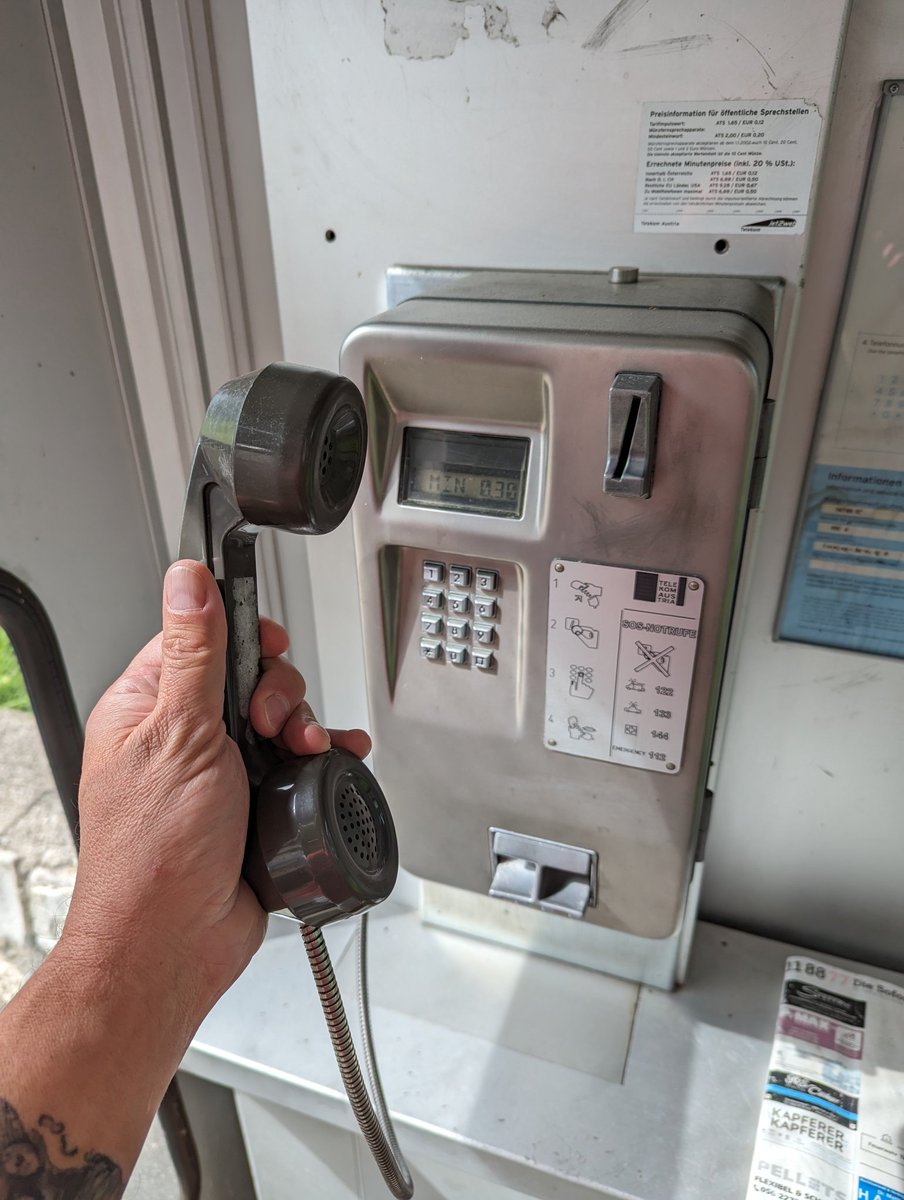 jubrunk's tweet image. who still knows this? 

me*

#phonebox