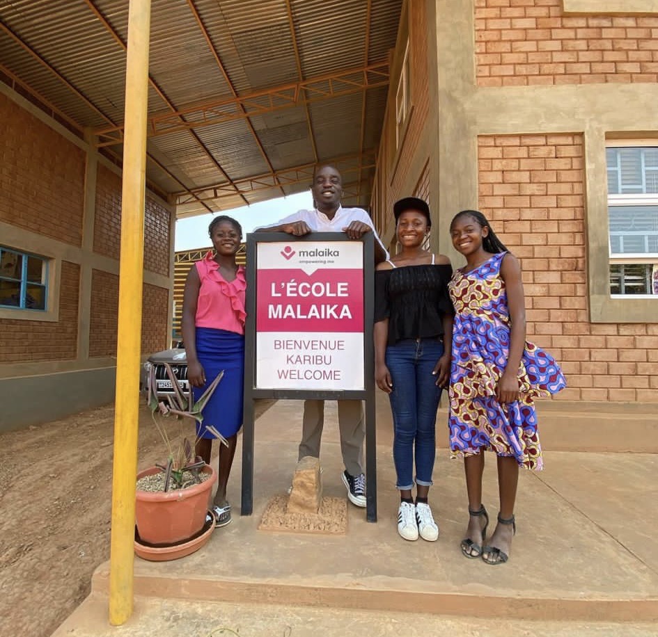 MalaikaDRC's tweet photo. What a blast it was to welcome @petitenoirwave, an amazing artist who spent time with our students discussing all things music. He even shared some advice and encouragement for our youth wanting to start a music career. Thank you for coming! https://t.co/pBOdckG1Lh