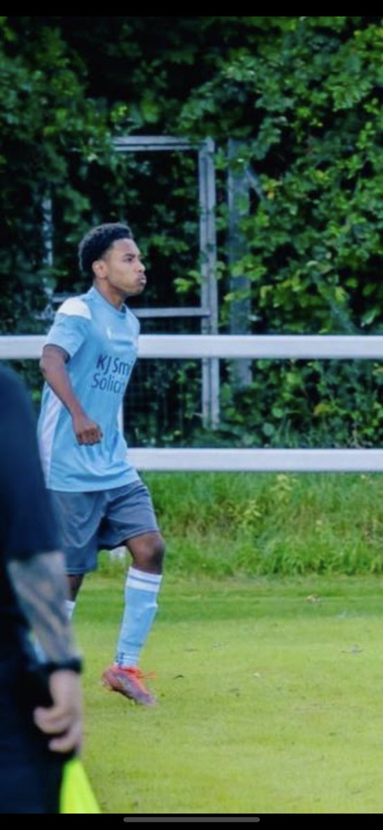 We was delighted to give <a href="/kevindebarros17/">kevin</a> his debut on Sunday. Kevin has been brilliant in preseason and is a excellent young forward player and a product of the <a href="/JMAReadingFC/">JMA Reading FC</a> 💙

Congratulations Kevin and we can’t wait for many more appearances to come 🤝 💫 

#WeAreUnited