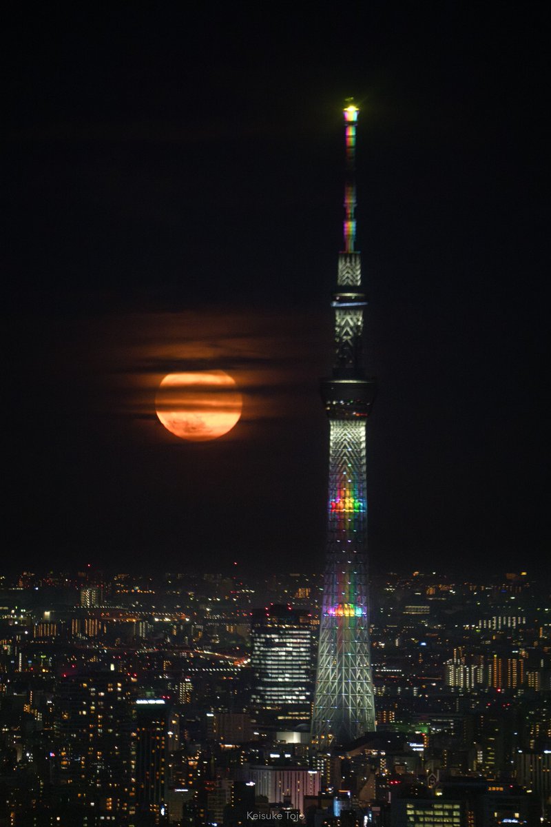 kstj1973's tweet photo. スカイツリーと満月🌕

#tokyocameraclub https://t.co/5TVlmquhq4