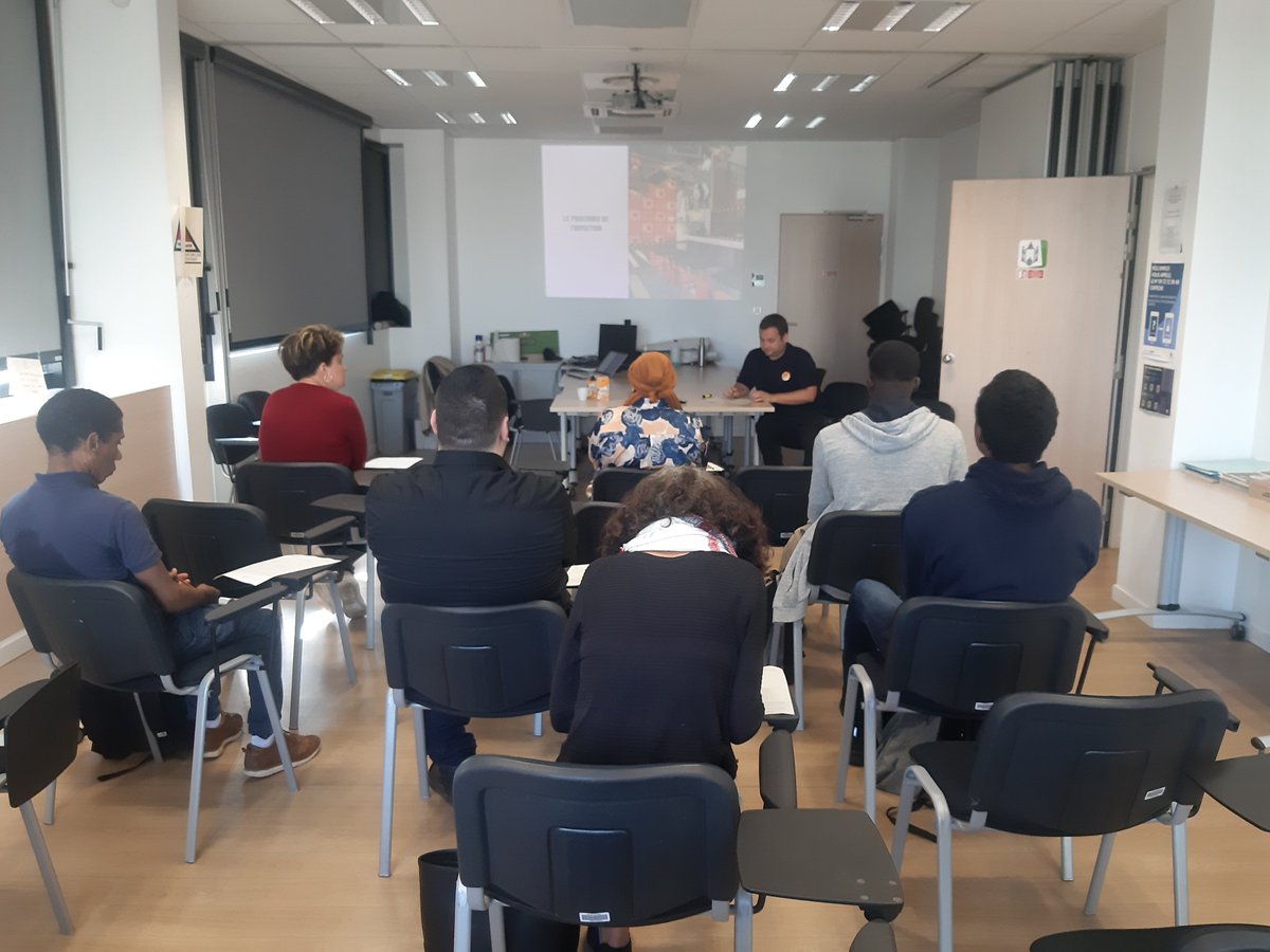 L'agence <a href="/PE_stpriest/">Nathalie COMTE</a> accompagne l'ouverture du restaurant "Le Petit Scénario" avec #LeaderAcademy.
4 candidats déjà retenus ce matin👏
Il reste encore des postes de #serveurs et #serveuses à pourvoir.
Si vous êtes intéressé ➡️ votre candidature à recrutement@leader-academy.fr