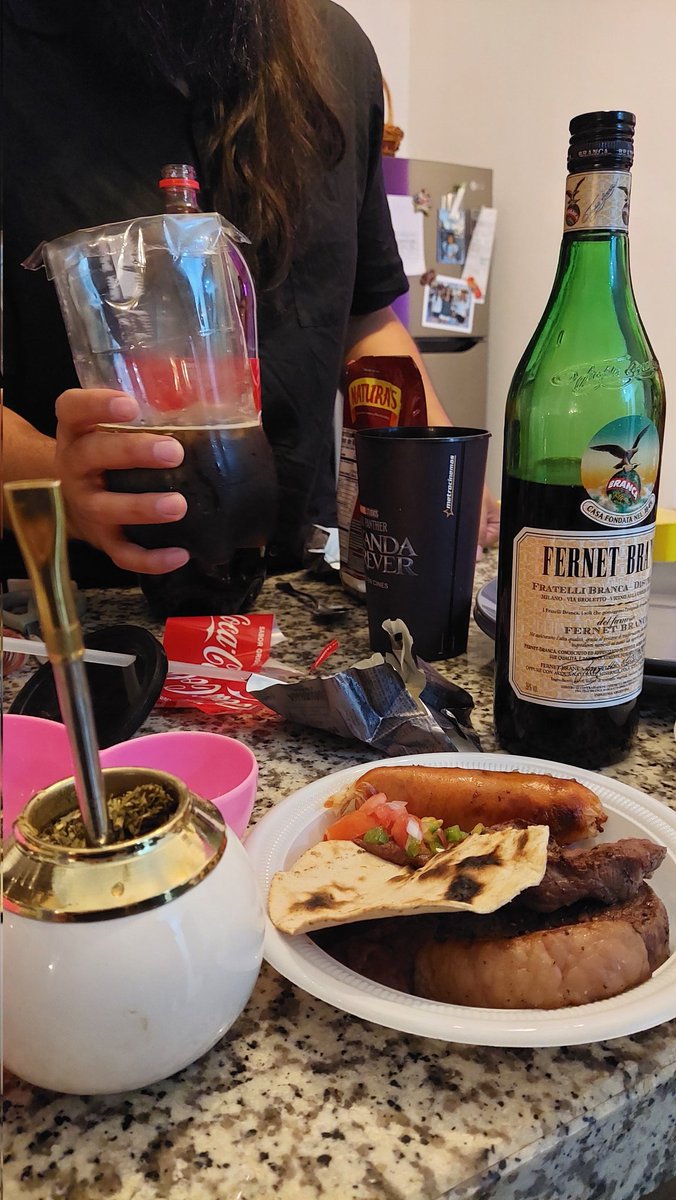 sucito_eth's tweet image. Hoy disfrutamos aquí  en #Honduras una tardeada marca @EtherArgentina cortesía de @turupawn que nos trajo la cultura de #fernet #mate y #alfajor