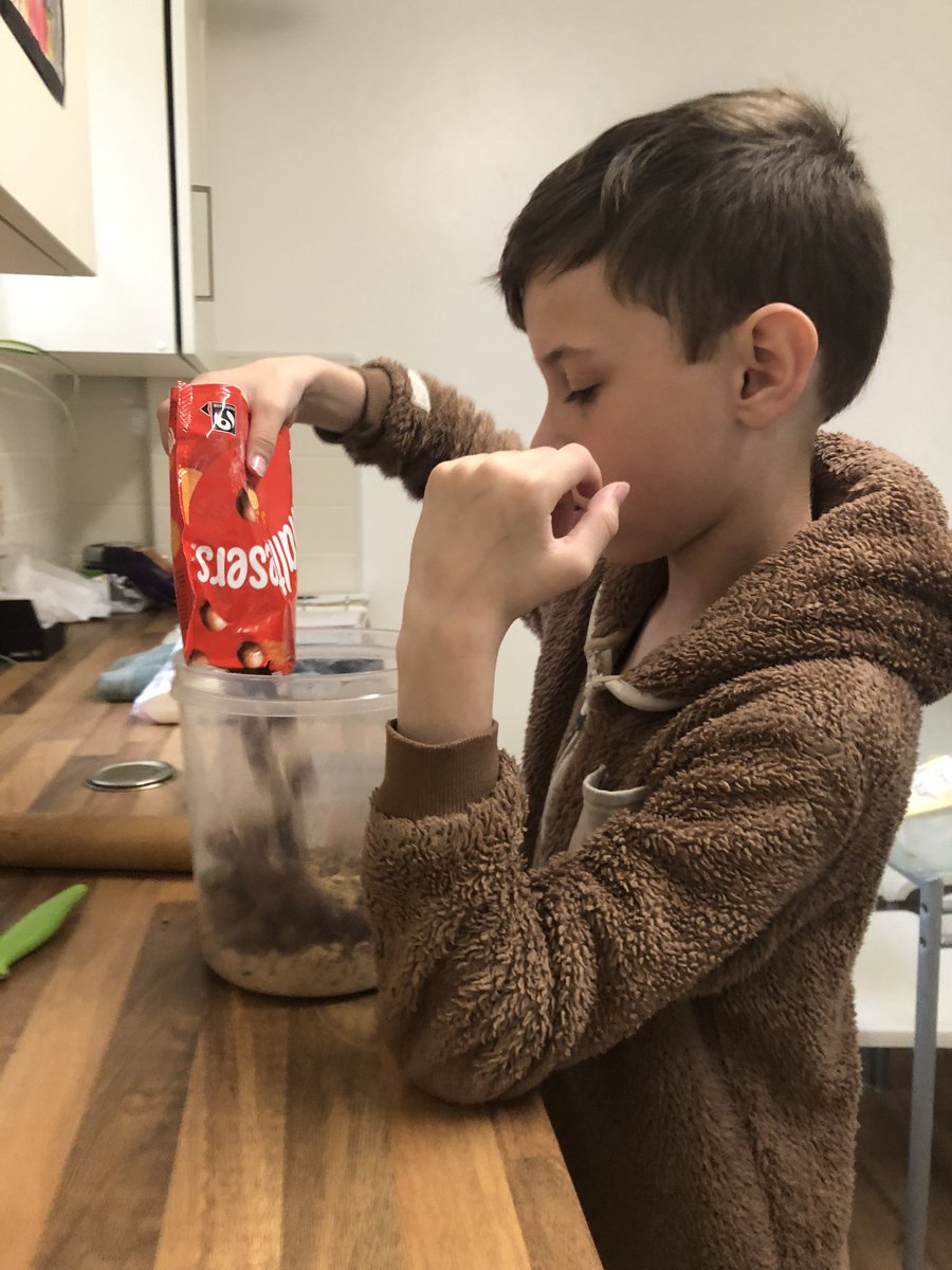 BuddyGoodies's tweet photo. Today we’re making rocky roads for tomorrows match @ThackleyAFC vs @MainMaltby any requests?? ⚽️🧁

We haven’t forgotten you non league pups! Doggy biscuits are next on the agenda 🦴🐾 
@OliviaWoodhead4 https://t.co/YXX1l5g6Yc