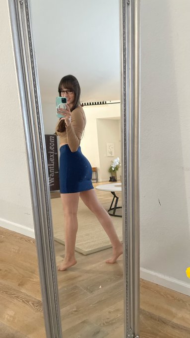 Mommy&rsquo;s in charge today. And every day. https://t.co/yhHyKXB7pg https://t.co/VLVn9PZtLf