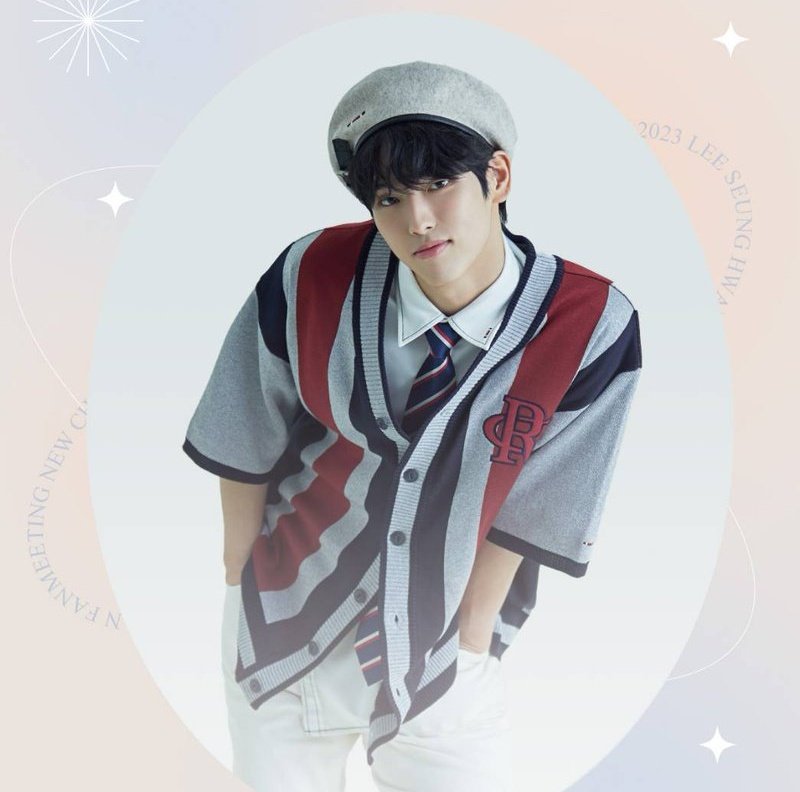 hwannambo's tweet photo. 베레모에 스쿨룩...
혹시 제가 꿈을 꾸고 있나요? https://t.co/fcvfGd9r8H