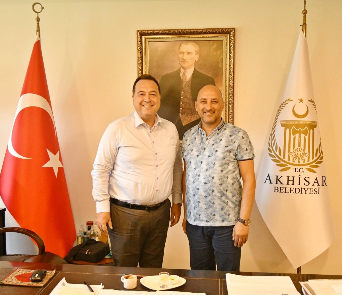 Kıymetli Gönül Dostum #Manisa İli <a href="/akhisarbelediye/">Akhisar Belediyesi</a> Başkanı <a href="/besimecz/">Besim Dutlulu</a> ( Besim Dutlulu ) Sevgili Başkanımın Almış Olduğu Karar Doğrultusunda , 
1 Aylık Maaşını 50 Kişiye Burs Olarak Dağıtacağını Söyledi.

Bu Güzel Jestinin diğer Belediye Başkanlarına ÖRNEK olmasını Temenni Ediyorum