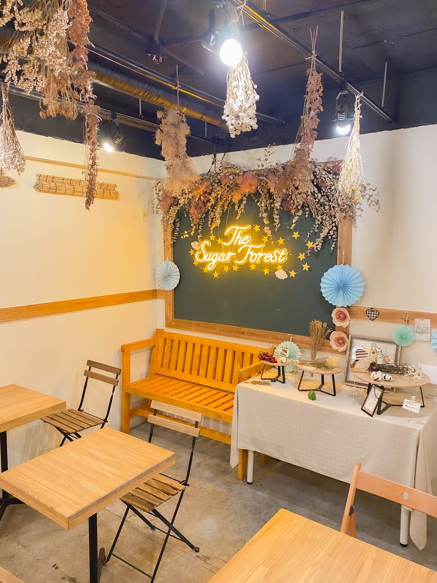 Area_LOVEWalker's tweet photo. 🛼おすすめカフェ紹介🛼
❑━━━━━━━━━━❑

◎ The Sugar Forest
🚃高円寺

日本初のトゥンカロン専門店❕
店内のトゥンカロンはすべて手作り😳✨
フォトスポットもめちゃカワです💕
推し活にもおすすめですよ🧸 https://t.co/9GBoSiAbDa