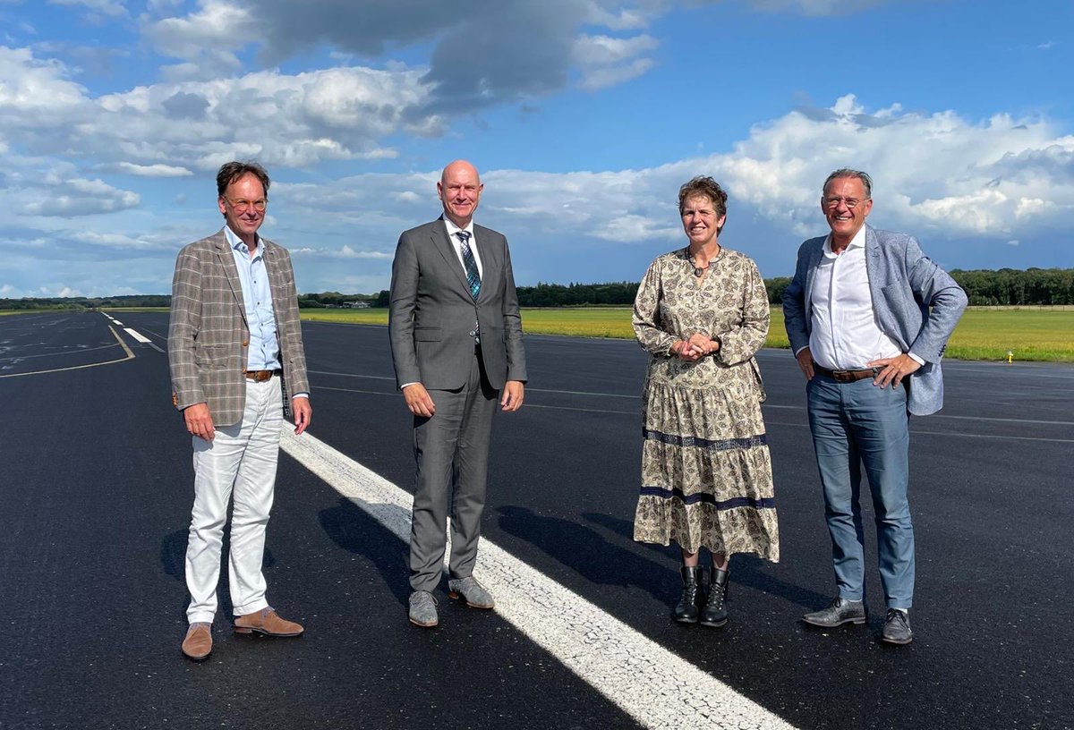LiesbethGrijsen's tweet image. Informatief  werkbezoek Vliegveld Twente met ⁦@ErwinHoogland⁩. Dank voor de gastvrije ontvangst.