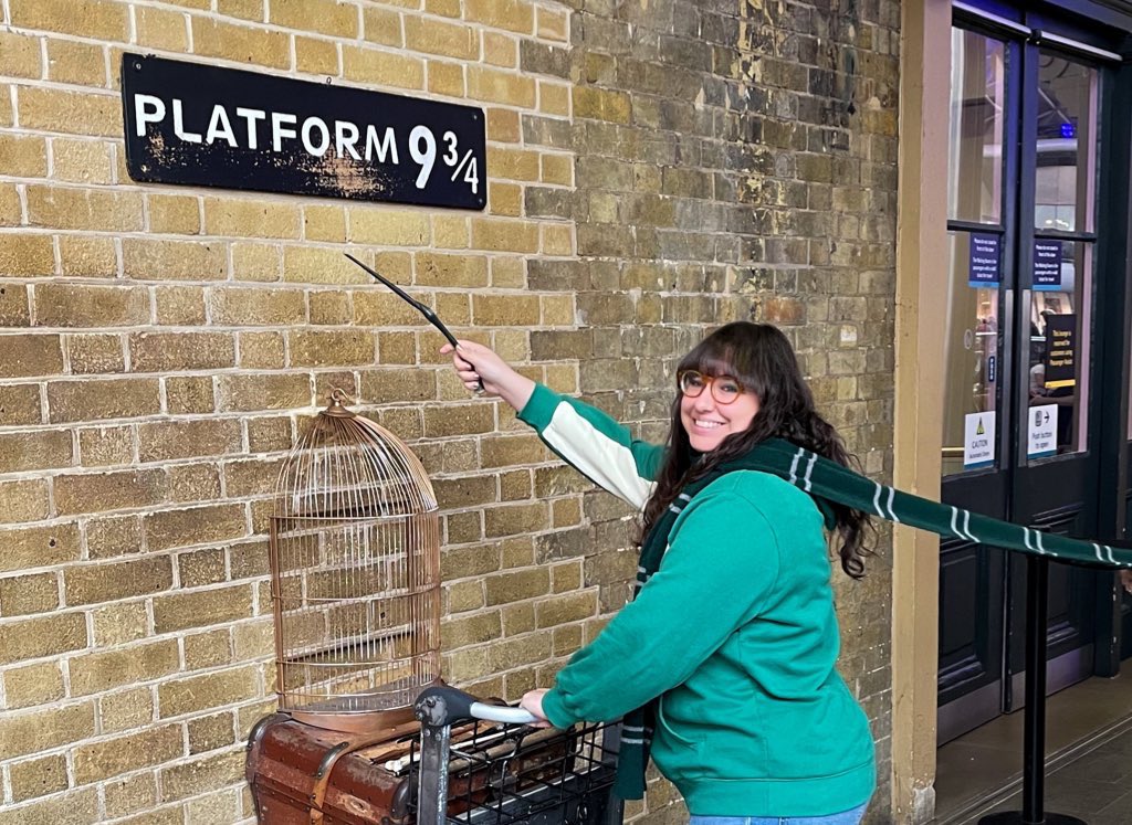 🚂💨💨💨💨💨💨💨

Feliz 1 de septiembre🎉 Hoy volvemos a casa, regresamos a Hogwarts. 

Y para celebrarlo como Dumbledore manda os traemos un nuevo programa especial en el que hablamos de todos los 1 de septiembre de Harry Potter: go.ivoox.com/rf/115123988

#BackToHogwarts