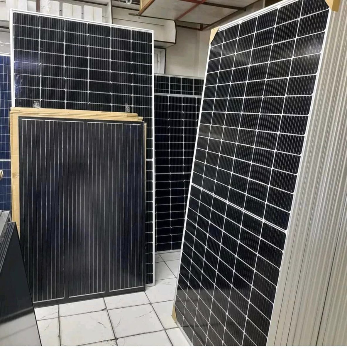 mono solar panel modules for sale 
#solarpanels #SolarEnergy #solarpower #SOLAR #solarmodules